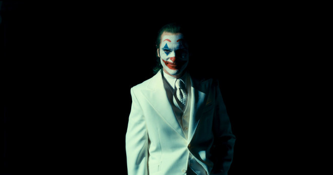 《小丑2：双重妄想》首支预告发布，华金·菲尼克斯与Lady GaGa共舞